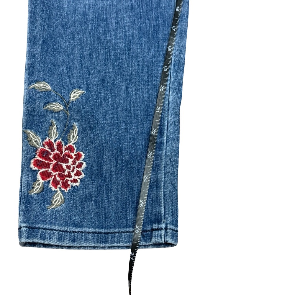 ✨ Soft Surrounding Jeans Women’s Petite Medium Pull-On Embroidered Denim Stretch - Picture 3 of 11